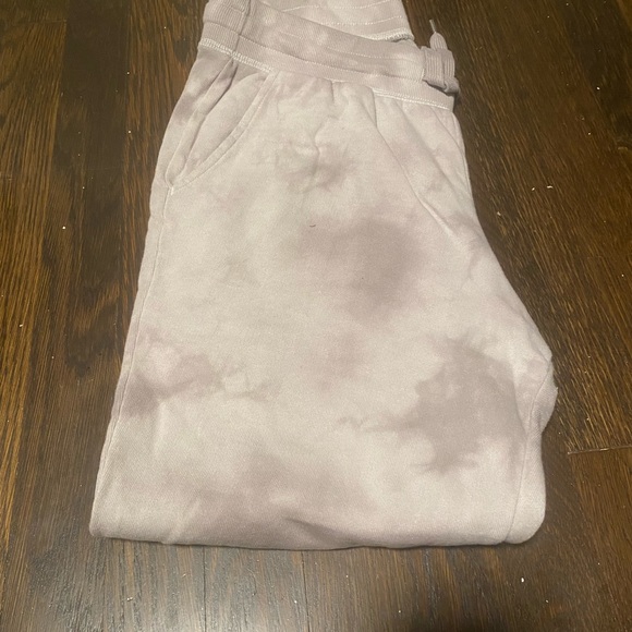 Woman’s gray/white tie dye jogger and sweatshirt set - Picture 2 of 6